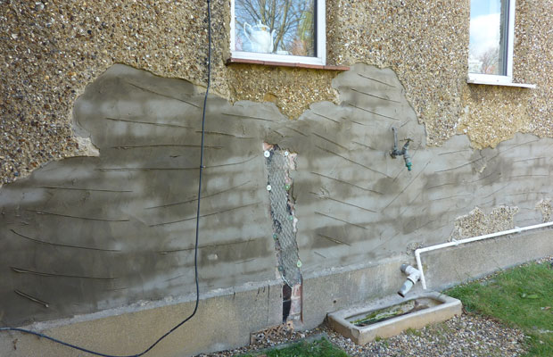 Wall coating for penetrating damp treatment